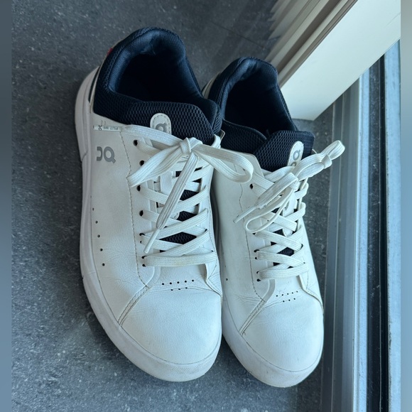 On Running Men's White and Black Sneakers The Roger Advantage - Picture 1 of 7